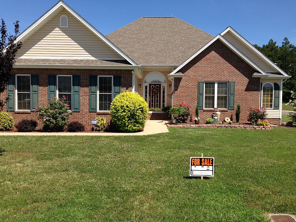 1st image of 704 Claiborne Dr