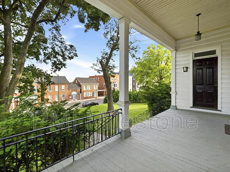 323 N Potomac St #1 — Photo 2