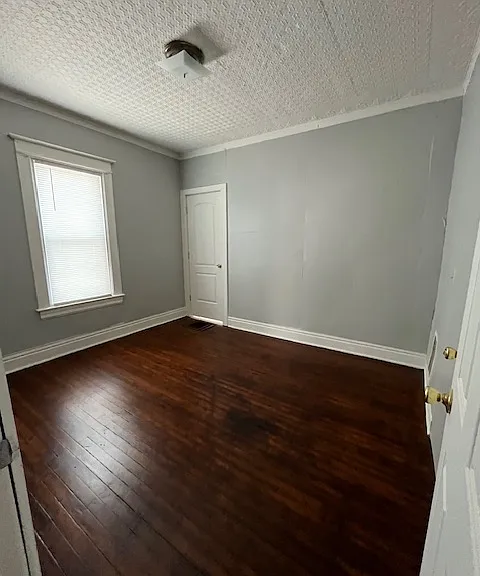 1284 Clifford Ave — Photo 4