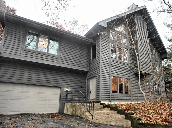 105 S Merrivale Ave, Beverly Shores, IN 46301