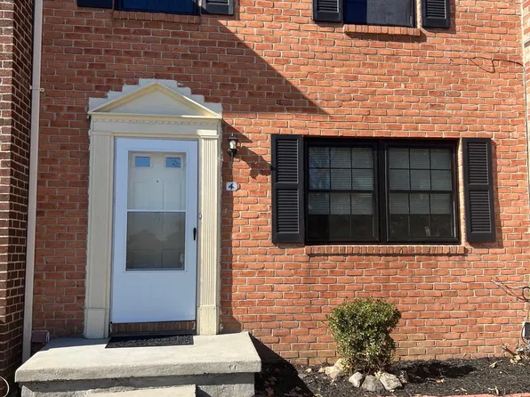 4 Badger Gate Ct, Catonsville, MD 21228