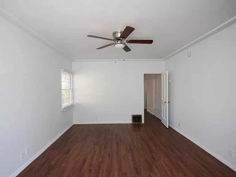2045 Huntington Dr #1/2 — Photo 6