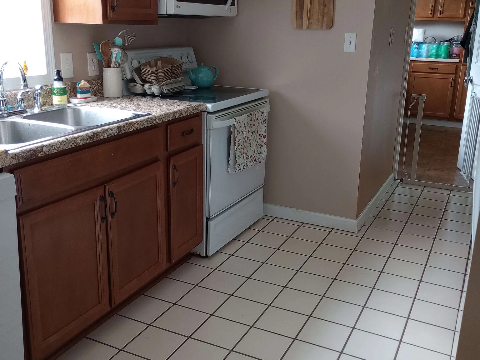 4 bed, 2108 sqft, $2,200 — Photo 4