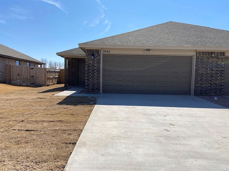 1st image of 2844 Melissa Ln
