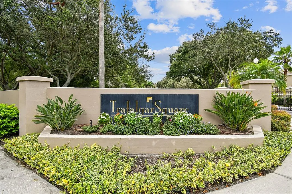 3 bed, 2.5 bath, 1336 sqft, $2,400 — Photo 2