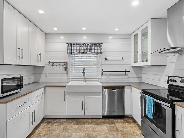5024 Timbrook Ln — Photo 17