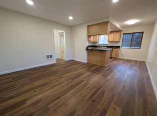 126 S Helberta Ave APT 3, Redondo Beach, CA 90277