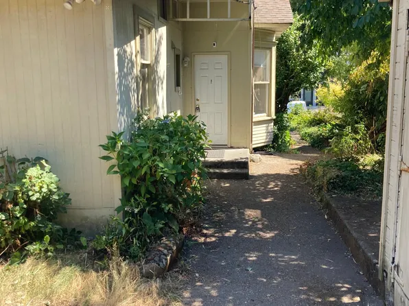 5245 Brooklyn Ave NE #A, Seattle, WA 98105