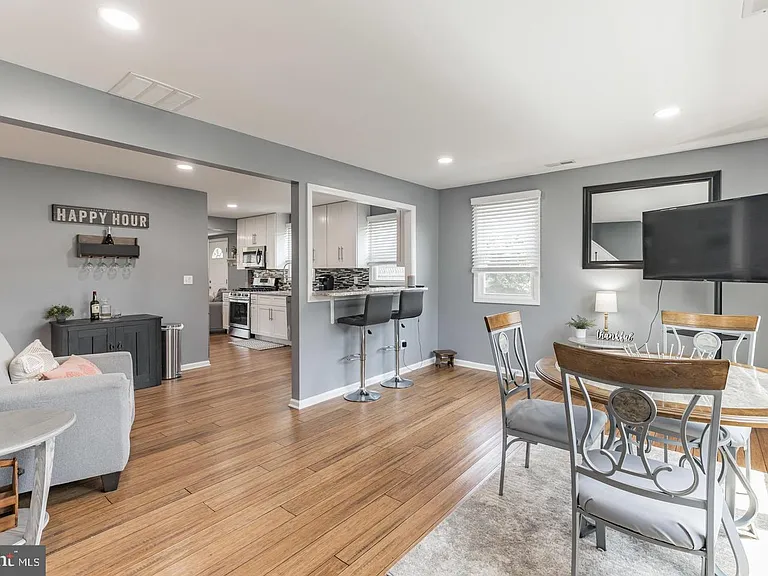 215 W Gloucester Pike — Photo 3
