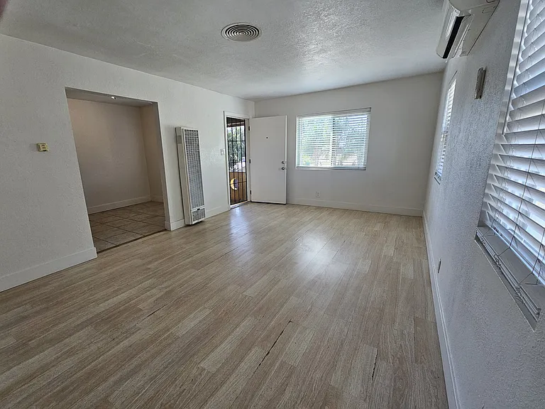 114 S Kellogg St #A — Photo 6