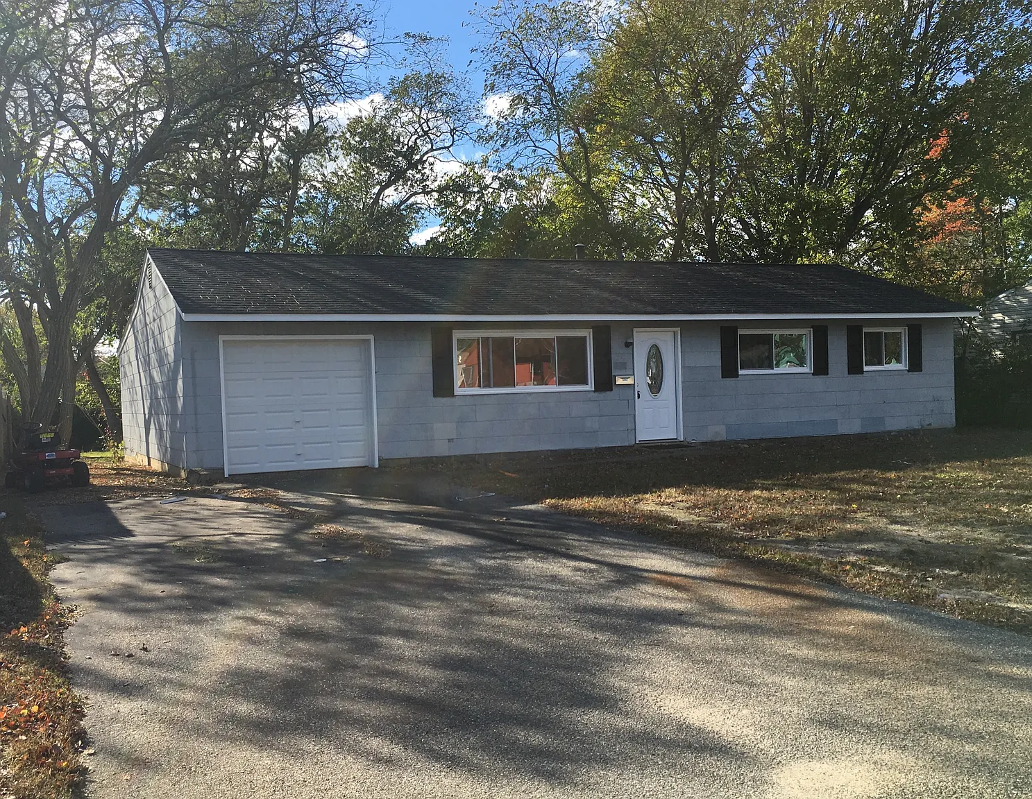 27 Colgate Dr photo 1