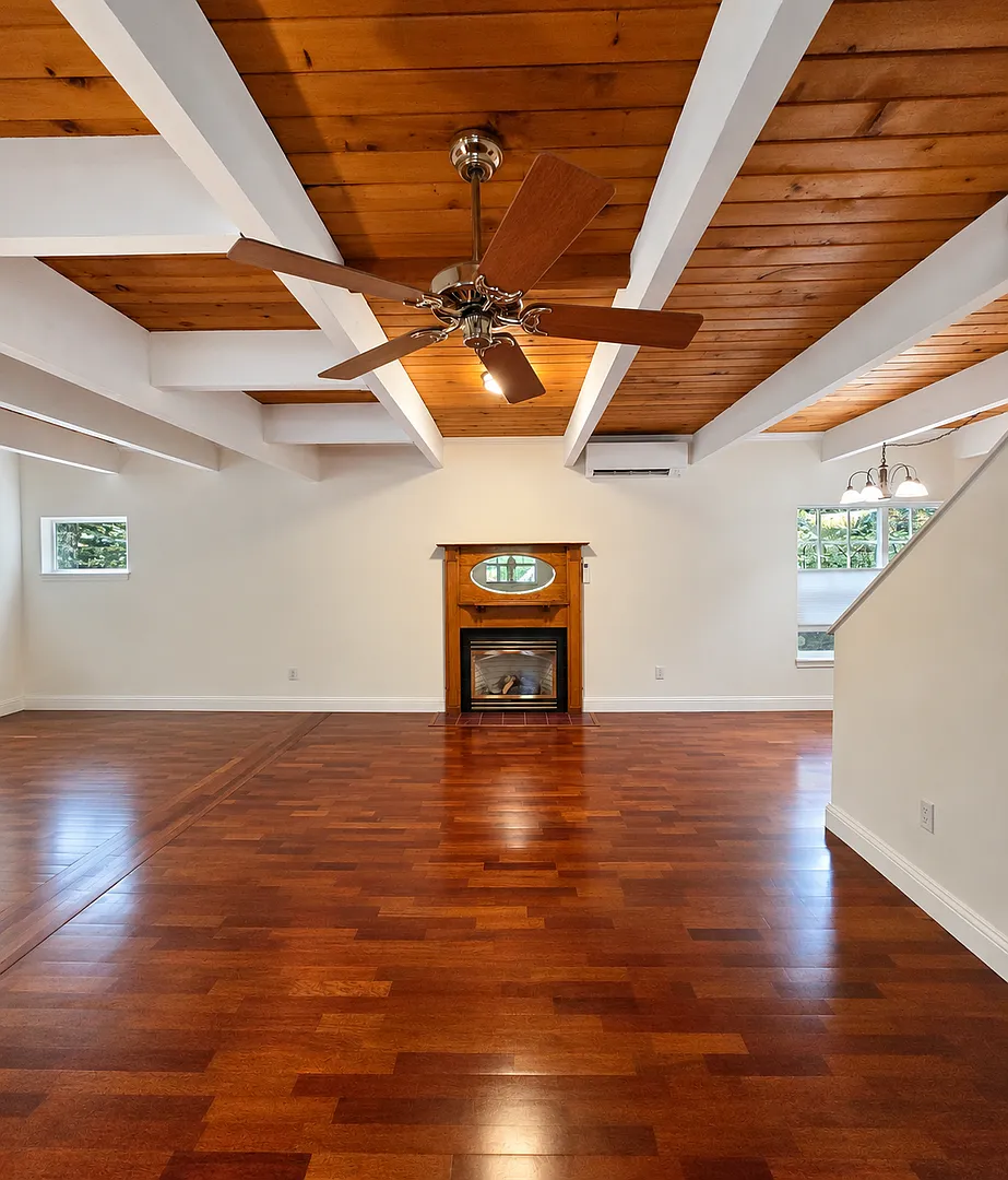 2 Bed, 2 Bath For Rent in Diamond Point! — Photo 4