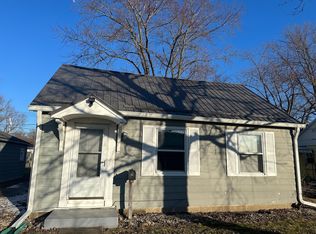 812 S 9th St, Mattoon, IL 61938