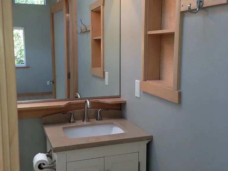 61 Morse Ave — Photo 9