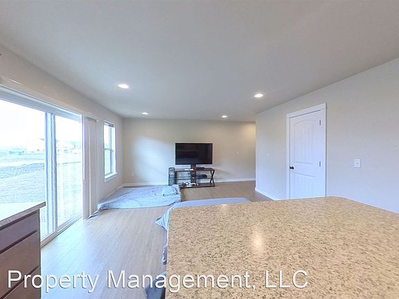 3rd image of 1309 Bunson Ln Unit D