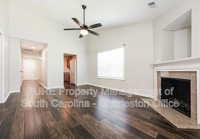 7840 Park Gate Dr — Photo 6