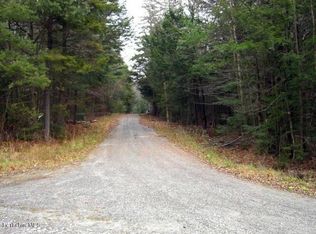 Beech Tree Ln, Becket, MA 01223