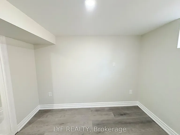 22 Ivordale Cres #BASEMENT — Photo 19