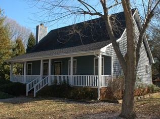 5900 El Camino Dr, Pfafftown, NC 27040