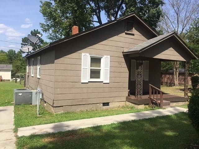 1st image of 301 Webb Hill St