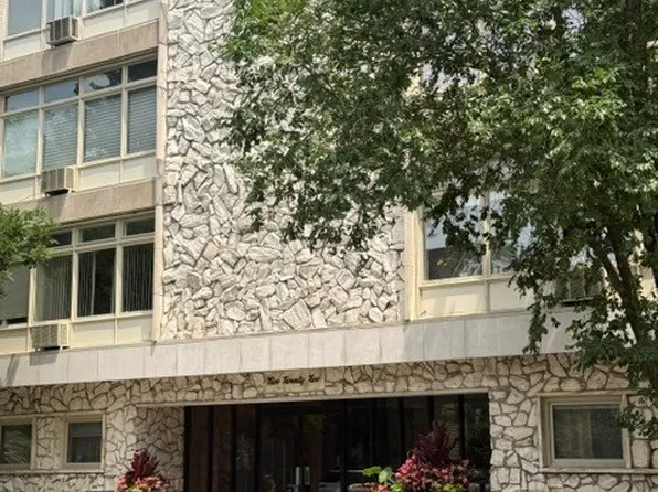 222 N Marion St APT 2M, Oak Park, IL 60302