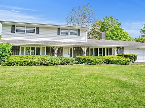 2nd image of 2219 Silverthorn Dr