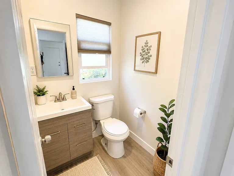 2032 S Shenandoah St #4 — Photo 6