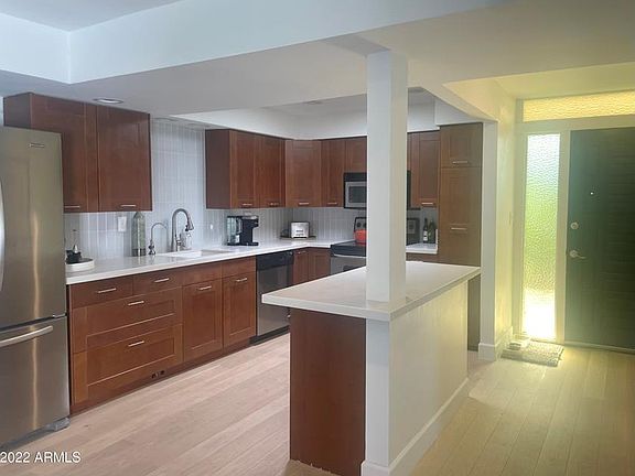 2nd image of 5028 N 34th St Unit 10