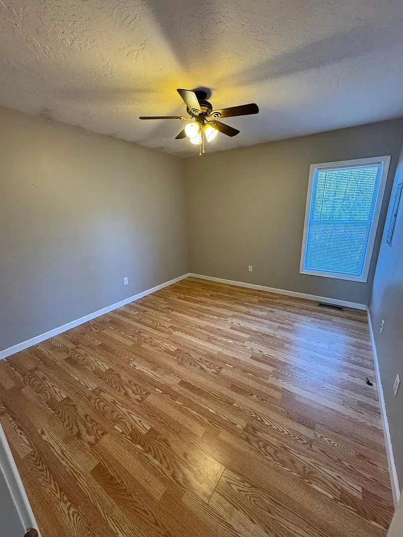 Desirable Bo Drive Duplex! — Photo 4