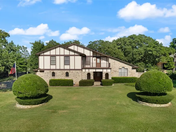 200 Hillside Dr E, Burleson, TX 76028