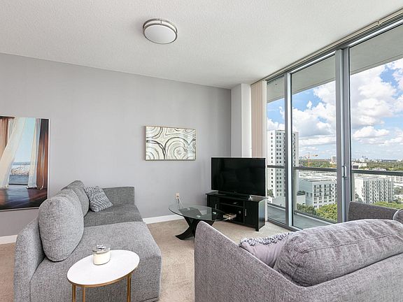 4th image of 111 SE 1st Ave #1825