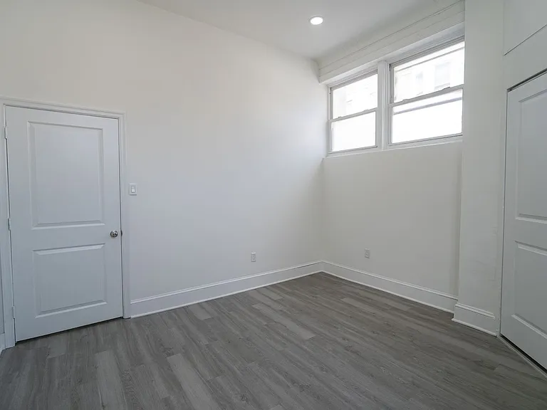 2410 Wharton St — Photo 21