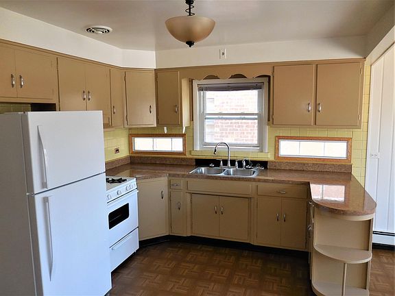 3rd image of 7054 W Diversey Ave #2