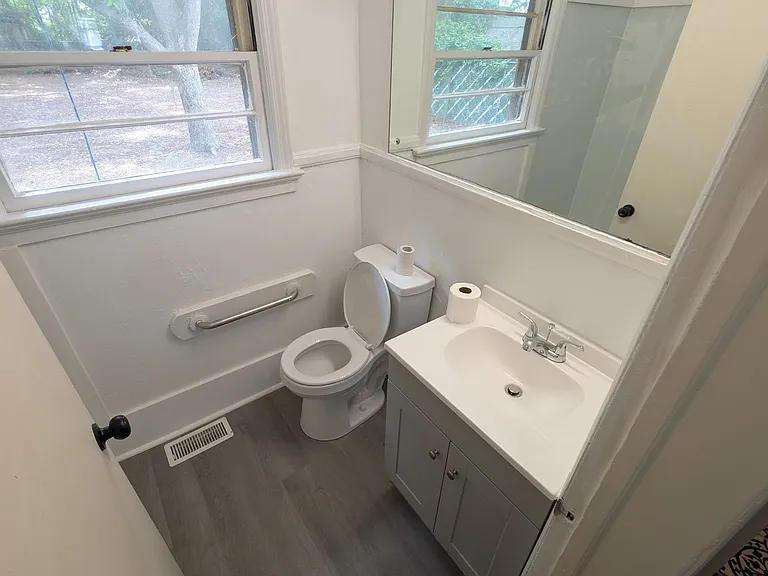 1504 Hyman Ave — Photo 7
