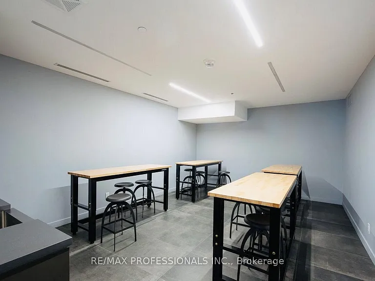 7 Smith Cres #619 — Photo 35