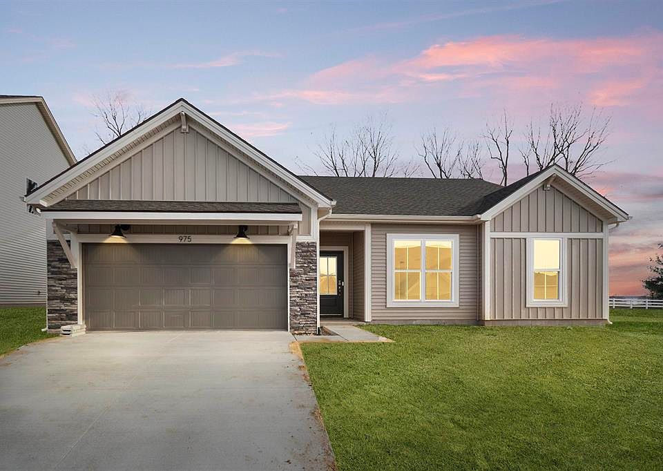 1st image of 975 Onyx Ln