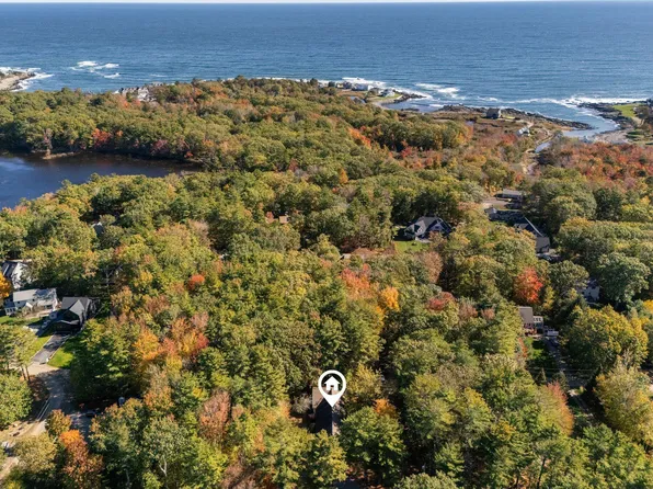 6 Passaic Road, York, ME 03902