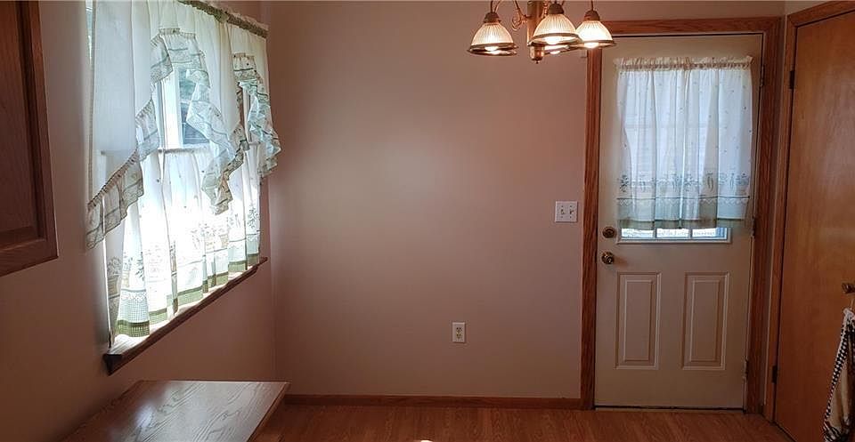 2nd image of 1323 E 36th St