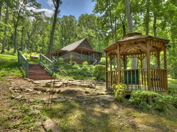 176 Meadow Creek Way, Blue Ridge, GA 30513