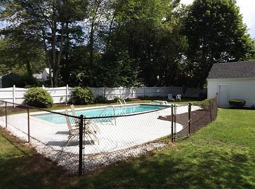 5th image of 17 Pinecrest Ave