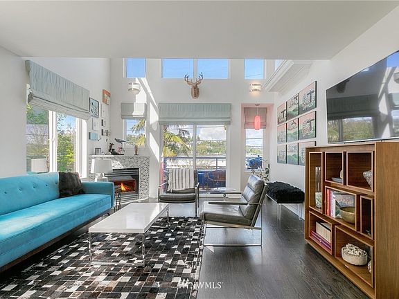 3rd image of 2508 Fairview Avenue E #A