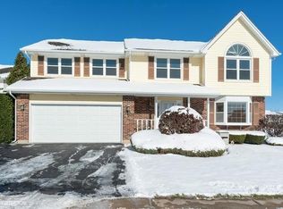 17682 W Dawn Ct, Gurnee, IL 60031