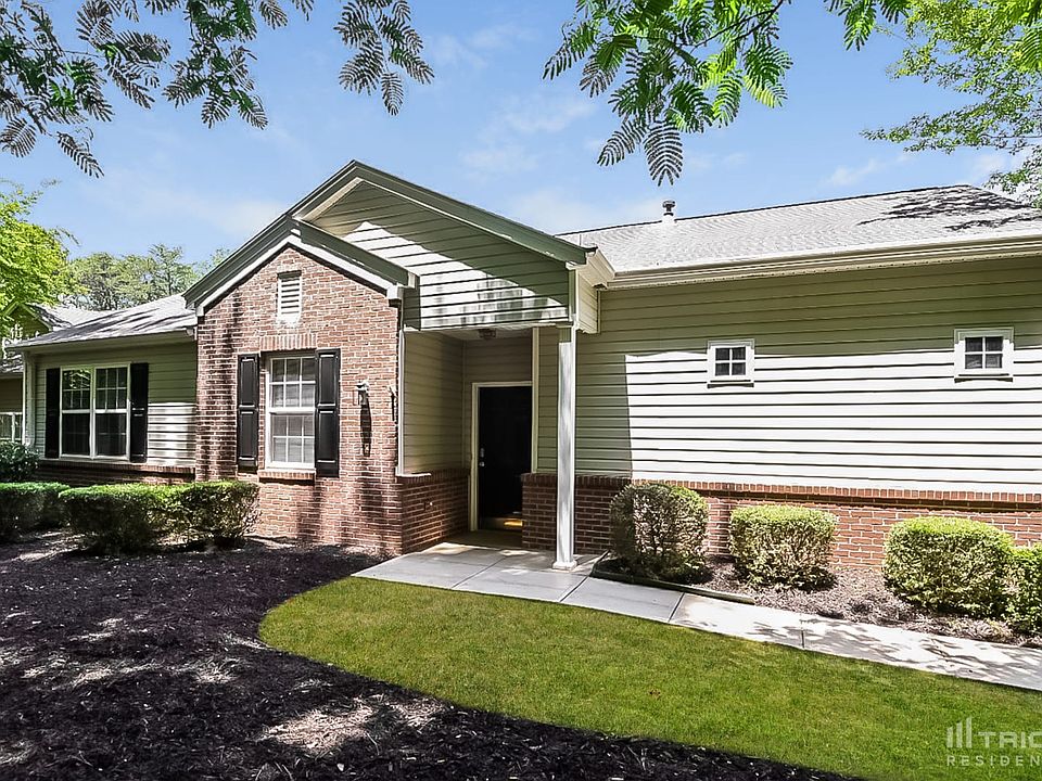 1st image of 113 W Oaks Ct