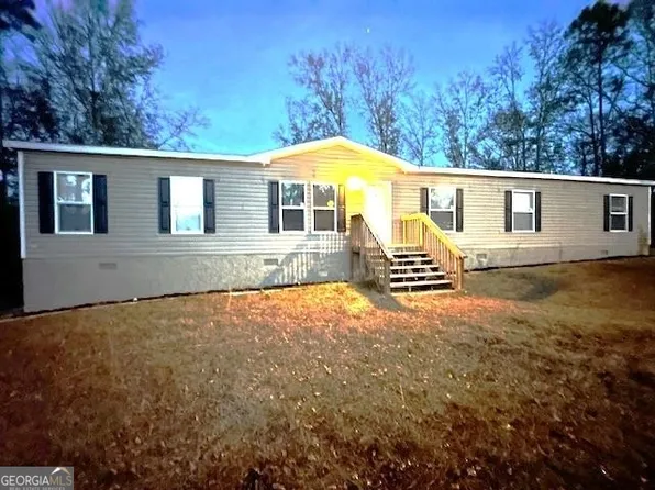 44 Longleaf Dr, Swainsboro, GA 30401