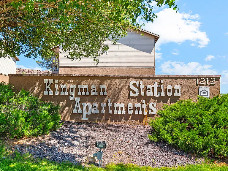 Kingman Station — Photo 27