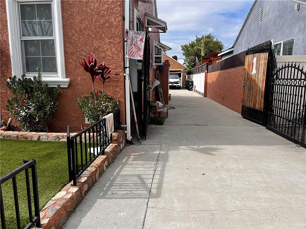 3 bed, 986 sqft, $4,500 — Photo 4