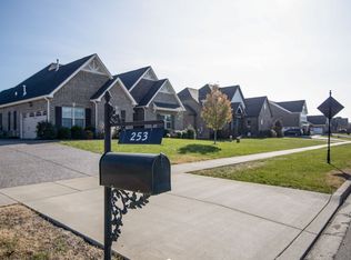 253 Carellton Dr, Gallatin, TN 37066