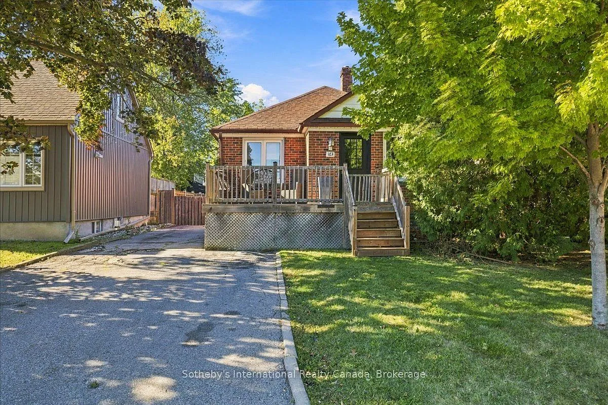 4 bed, $3,000 — Photo 1