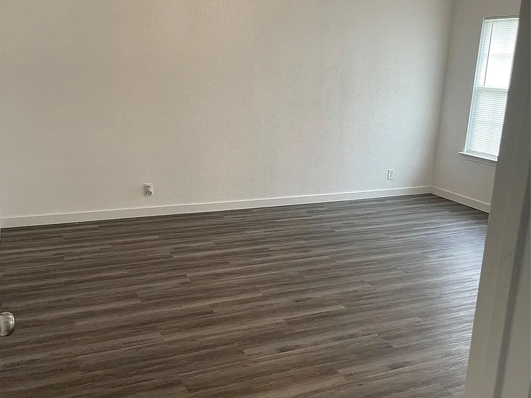 304 Will Ln — Photo 10