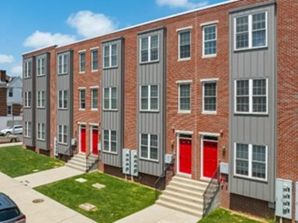 4618 Sansom St, Philadelphia, PA